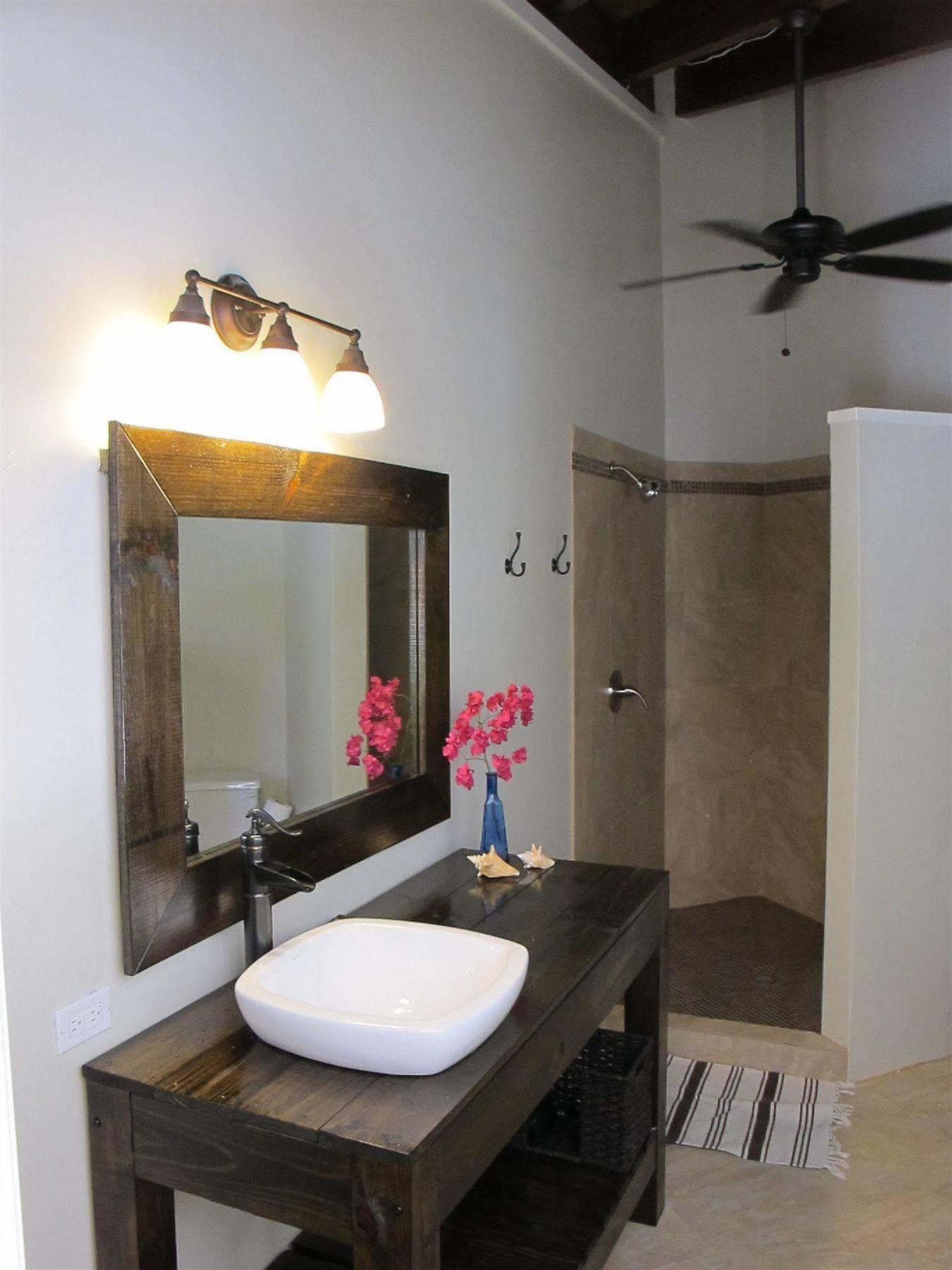 Two Sandals - A Boutique Hotel 拿撒勒 外观 照片