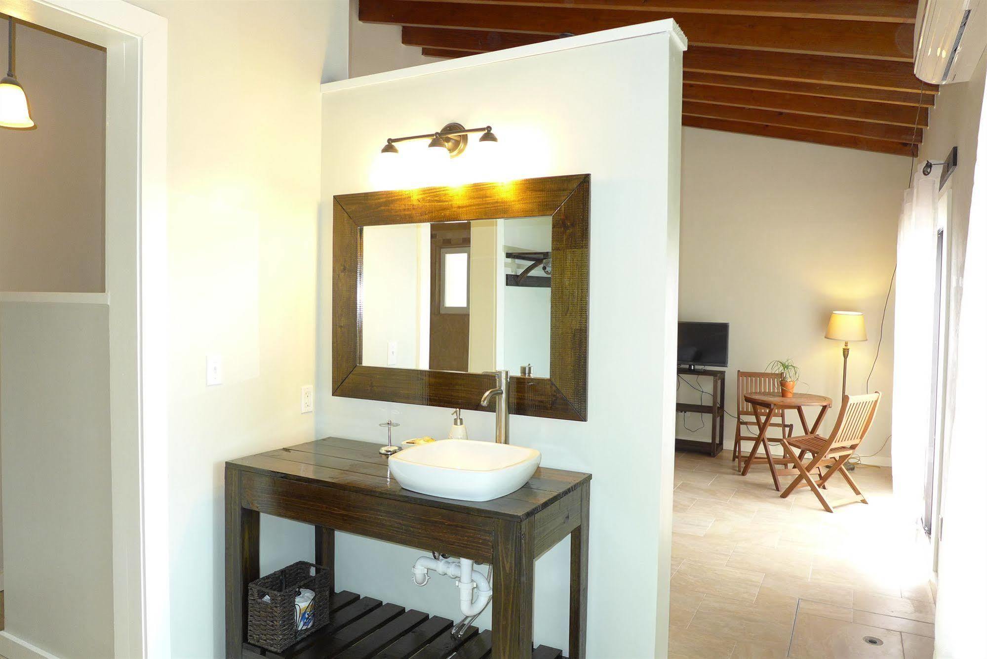 Two Sandals - A Boutique Hotel 拿撒勒 外观 照片